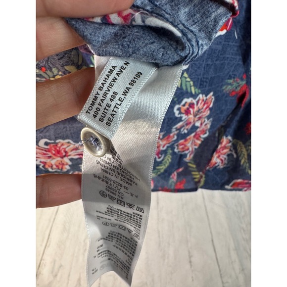 Tommy Bahama Mens Large Blue Floral Tropical Short Sleeve Button Down Shirt - Picture 4 of 4